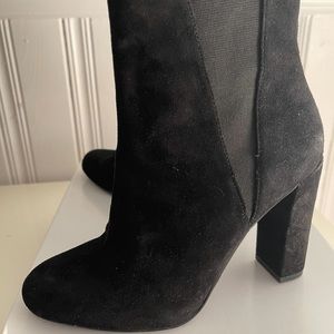 Steve Madden ‘effect’ booties